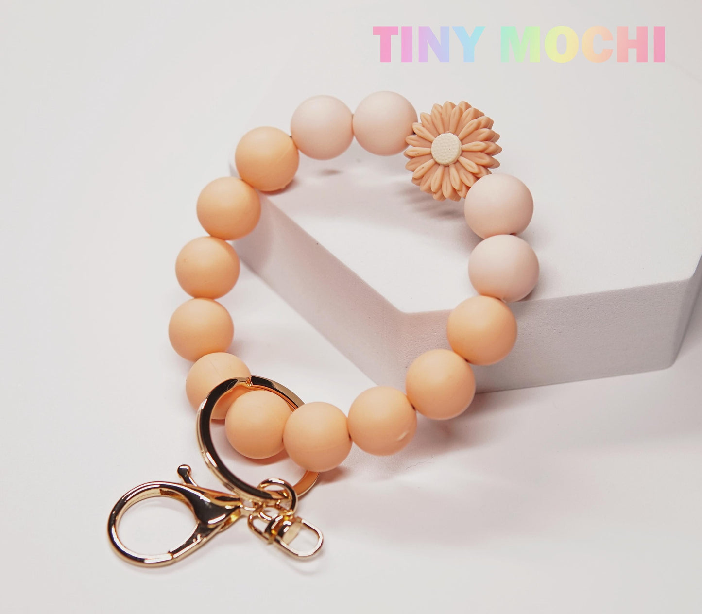 Adorable Flower Keychain Bracelet – Handy, Adorable, and Gift-Worthy - Tiny Mochi