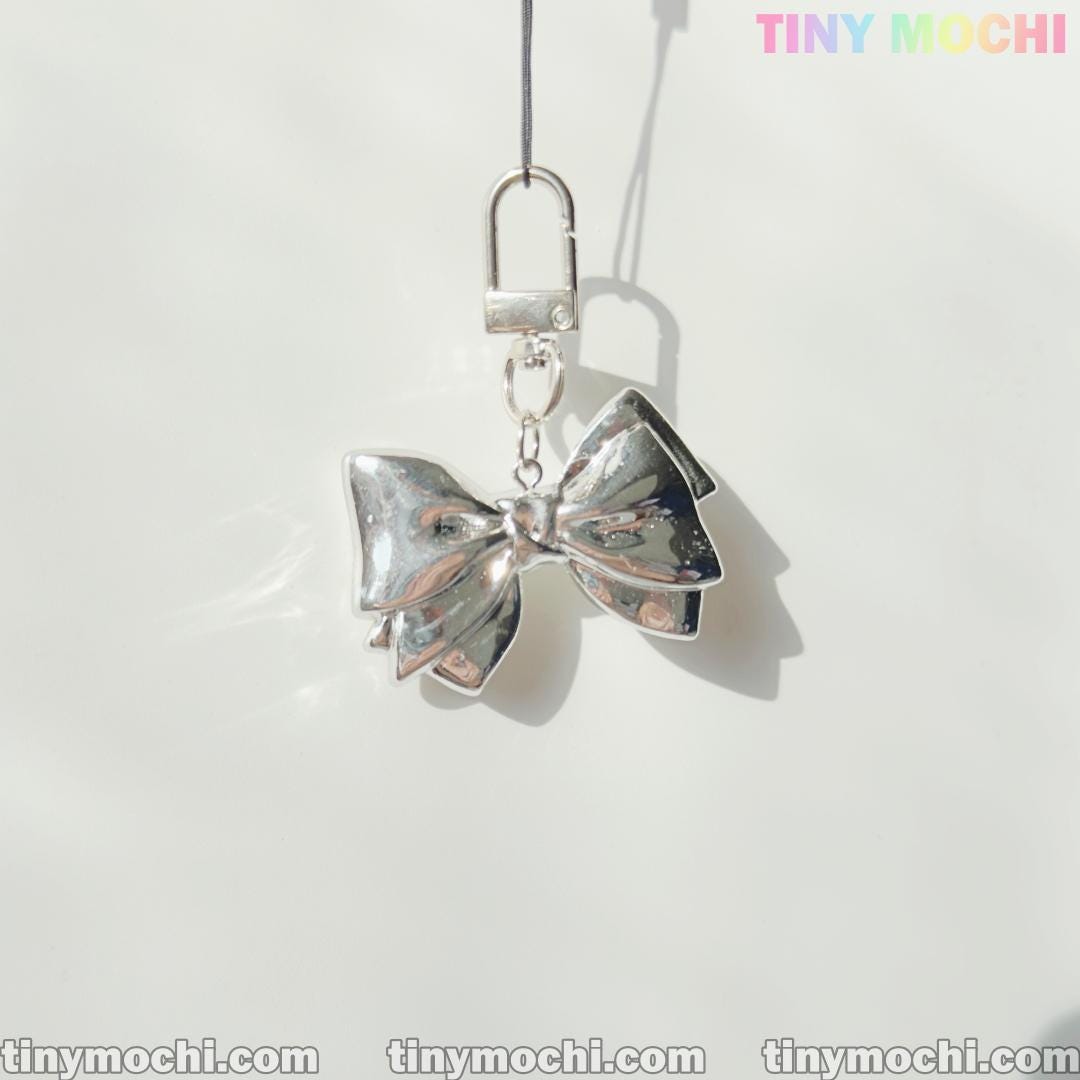 Coquette Metal Bow Keychain – Chic & Elegant Accessory for Women - Tiny Mochi