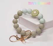 Cheerful Silicone Flower Keychain Bracelet - Ideal for Appreciating Special Women - Tiny Mochi